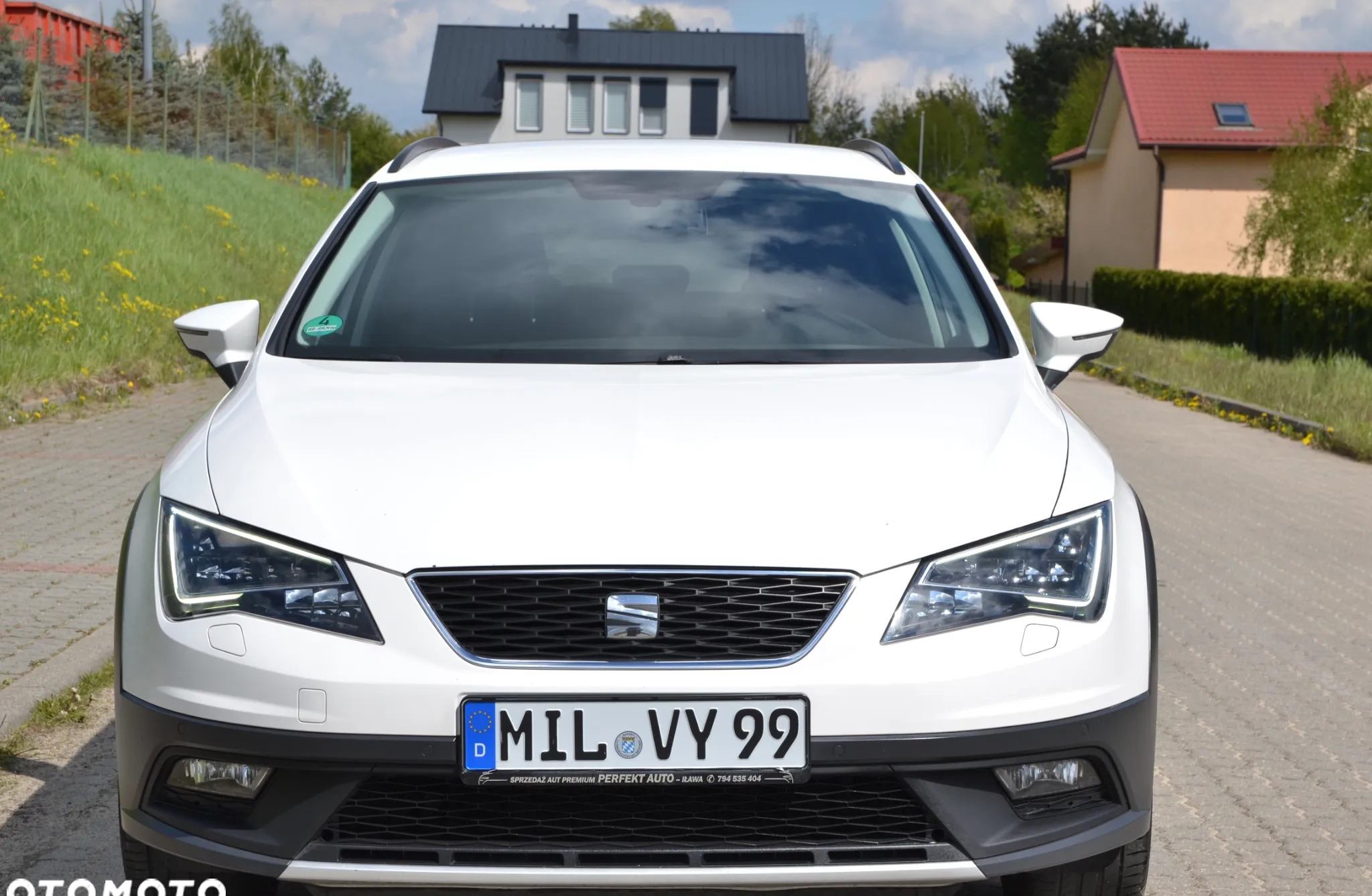 Seat Leon cena 58800 przebieg: 135404, rok produkcji 2015 z Iława małe 781